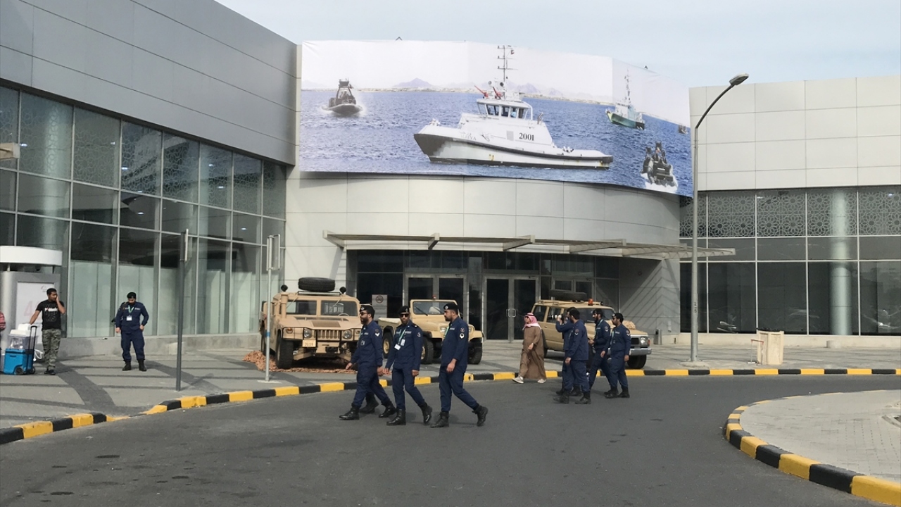 Türk savunma sanayisi de Cumhurbaşkanlığı Savunma Sanayii Başkanlığı koordinasyonu ve Savunma ve Havacılık Sanayi İhracatçılar Birliği (SSI) desteğiyle fuara güçlü bir katılım gösterdi.