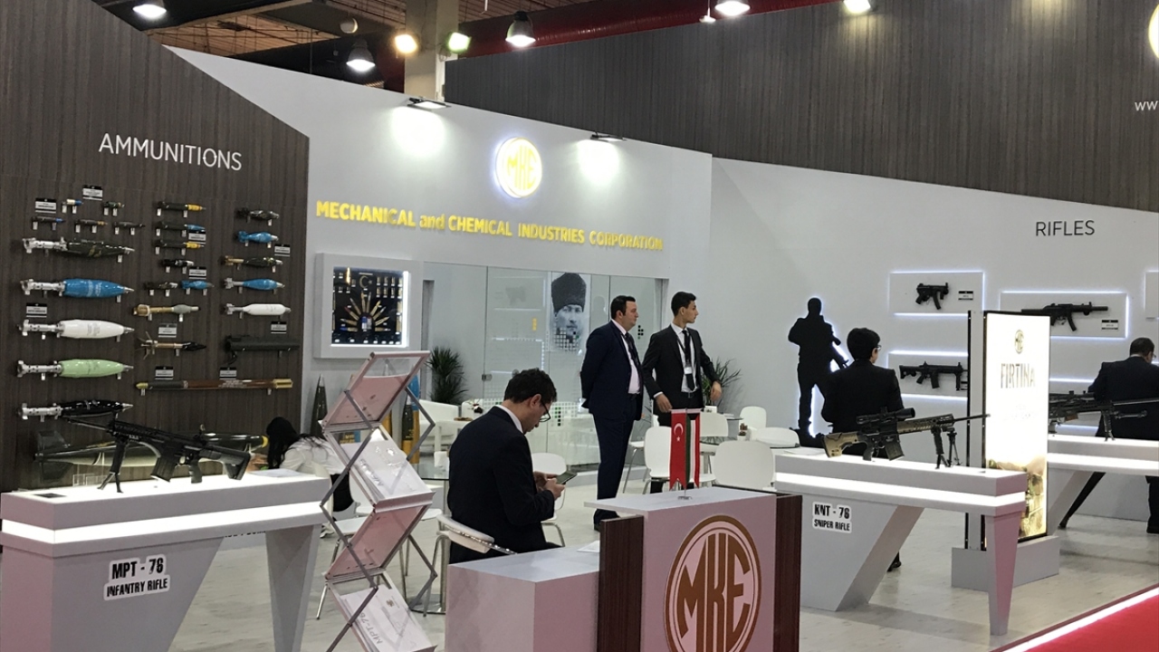 Makina ve Kimya Endüstrisi Kurumu (MKE) standı, fuardaki yerini aldı.