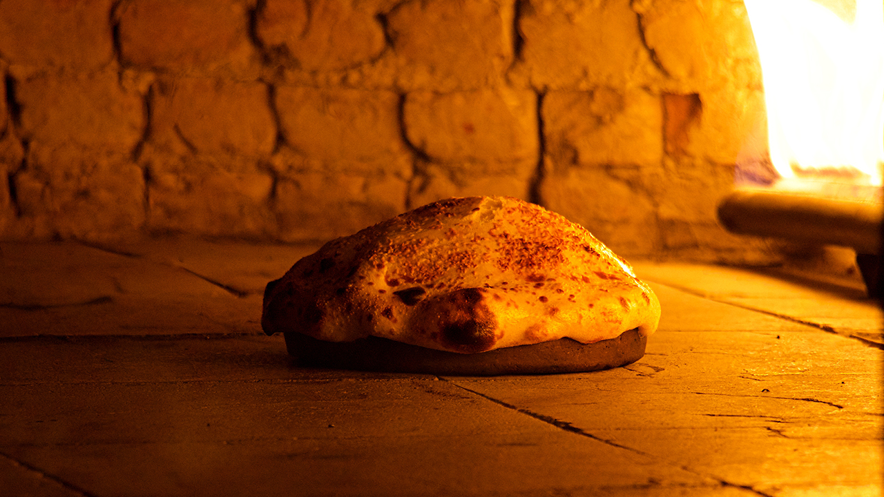 Tokat`ta 1500`lü yıllarda Horozoğu Zaviyesi olarak yapılan tarihi handa hizmet veren Pirhan Restoran`ın işletmecisi, 3 yıldır yaptıkları ve "kubbeli kebap" adı verilen yemeğin tescili için TÜRKPATENT`e başvurdu. 