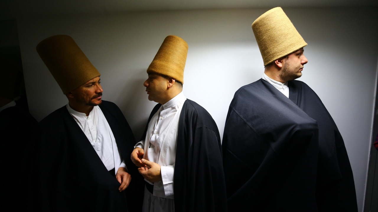 Mevlana Celaleddin-i Rumi`nin 746. Vuslat Yıl Dönümü Uluslararası Anma Törenleri, 17 Aralık`taki Şeb-i Arus programı ile sona erecek.