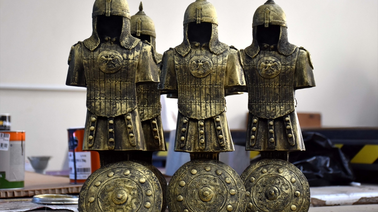 Polat, yaptığı açıklamada, üniversitenin kurulduğu günden bu yana tarihi misyona uygun adımlar atmaya çalıştıklarını söyledi.