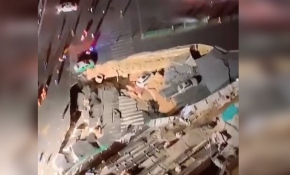 Çin’de yol çöktü, 3 otomobil çukura düştü