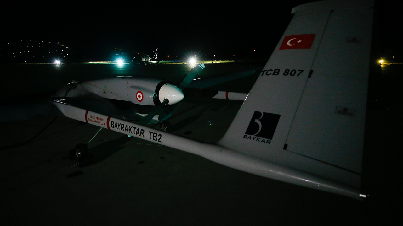 KKTC Geçitkale Havaalanı`nın İHA`larla yürütülecek faaliyetler için kullanılmasına yönelik alınan kararın ardından başlatılan çalışmalar devam ediyor. 