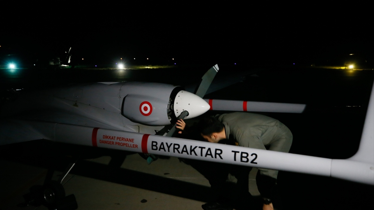 İHA`nın yaklaşık 5 saatlik uçuşun ardından Geçitkale Havaalanı`na inmesi bekleniyor.