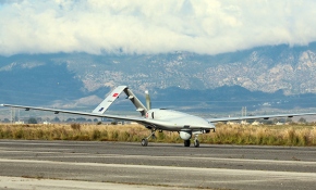 KKTC'ye konuşlanacak ilk İHA Geçitkale Havaalanı'na indi