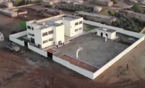 Mehmetçik Suriyeli çocukların geleceğini inşa ediyor