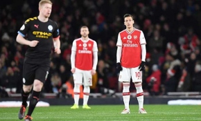 Çin, Uygur Türklerine destek veren Özil'in maçını yayından kaldırdı