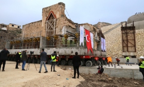 Hasankeyf'teki 609 yıllık Er-Rızk Camii taşındı