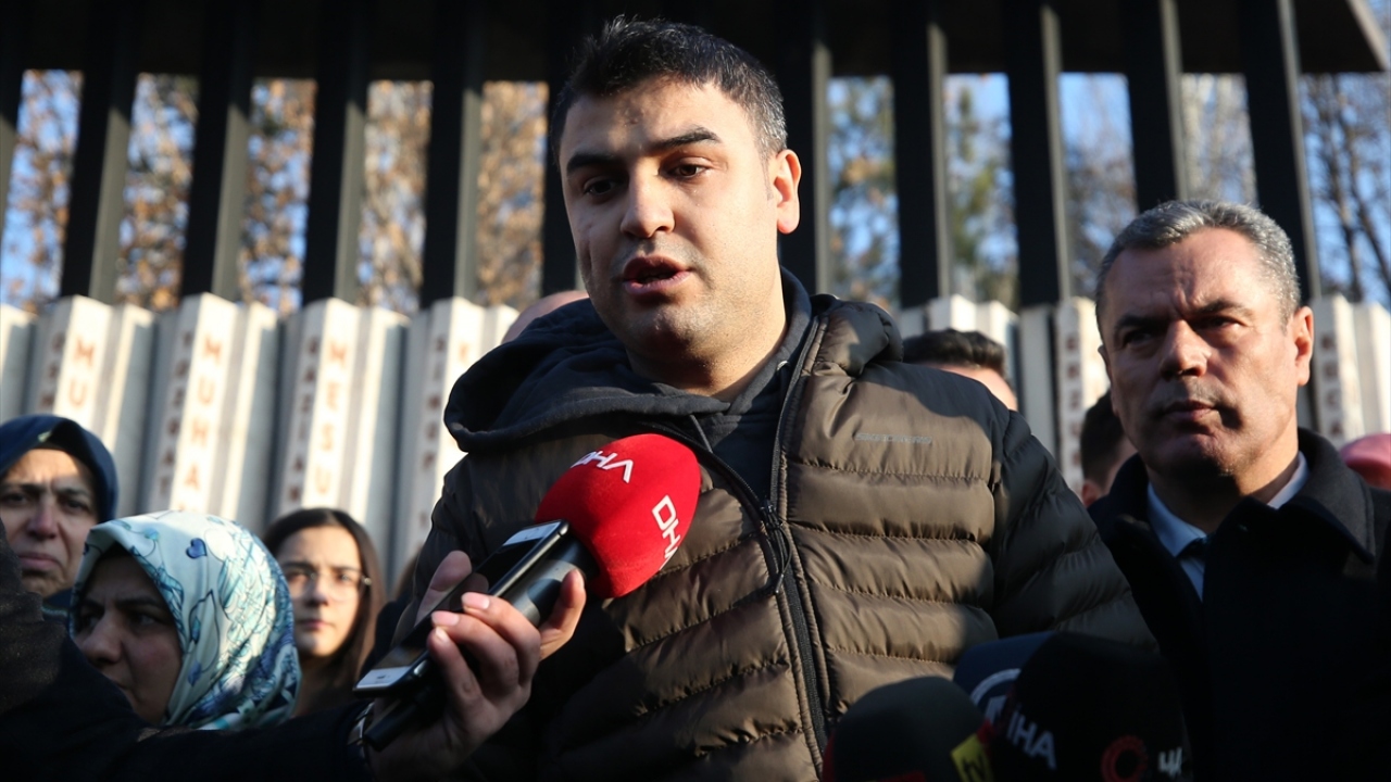 Saldırıda yaralanan gazi Mustafa Kuş da 3 yıl önce şehit verdiği silah arkadaşlarının acısını halen yaşadığını belirtti.