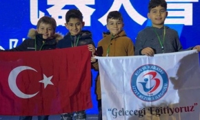 Türk öğrenciler Çin'deki robot yarışmasında dünya 3'üncüsü oldu