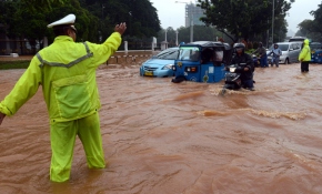 Cakarta sular altında