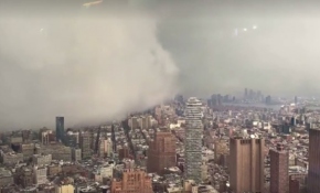 New York'a inen kar fırtınası kamerada