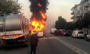 Aydın'da seyir halindeki servis midibüsü yandı