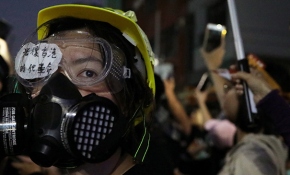 Hong Kong’da tansiyon düşmüyor