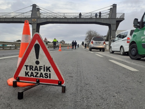 Silivri'de iki otomobilin çarptığı kadın hayatını yitirdi