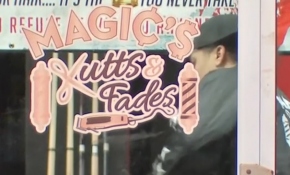 Oğlunun saç kesimini beğenmeyince berberi vurdu