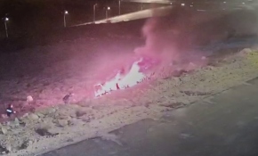 Yanan aracın sürücüsünü polis kurtardı