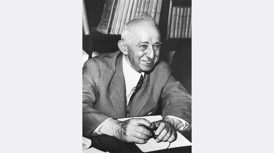 1 Ocak 1961`de İsmet İnönü, koalisyon hükümetleri döneminde Başbakan iken. (Arşiv)