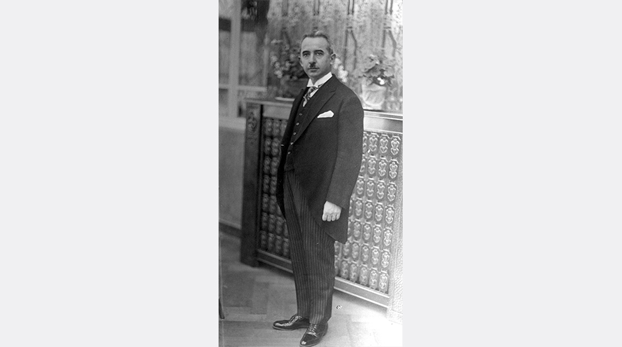 1 Ocak 1927`de İsmet İnönü Başbakanlık döneminde. (Arşiv)