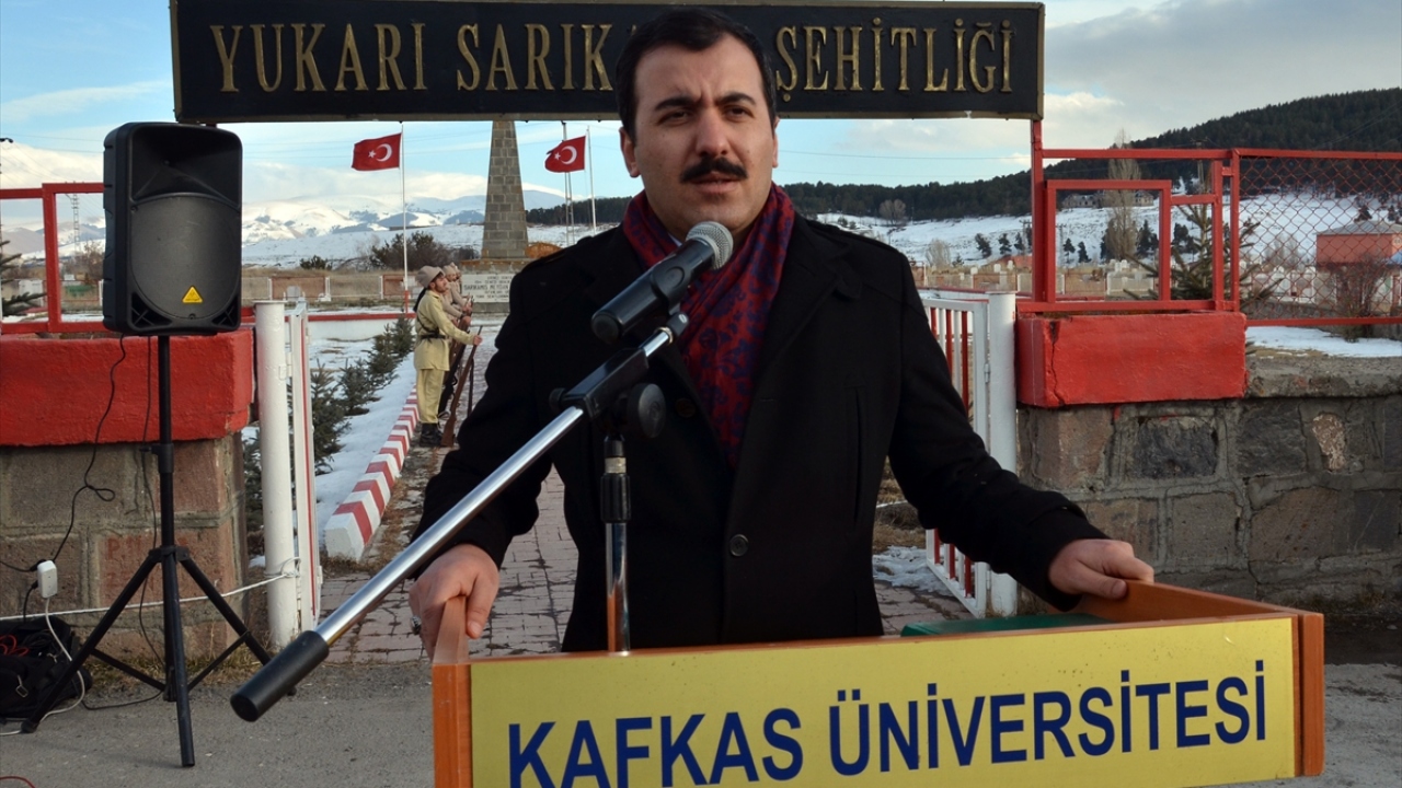 Sarıkamış Belediye Başkanı Harun Hayali de üzerinde yaşadıkları toprakları kendilerine vatan kılan şehit ecdadı rahmet ve minnetle andıklarını vurguladı.