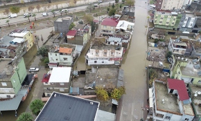 Adana sağanak hayatı olumsuz etkiliyor