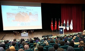 Okçular Vakfı, Kars'ta Sultan Alparslan'ın doğumu anısına panel düzenledi