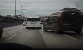 Trafikte makas atan sürücü kazaya sebep oldu