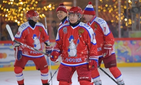 Putin, buz hokeyi maçına çıktı