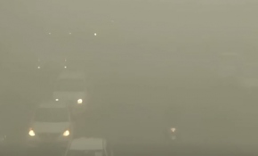 Hindistan'da görüş mesafesi düştü, uçak ve tren seferleri yapılamıyor