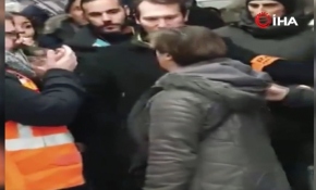 Fransa'da grev yapmayan metro sürücüsü kadına meslektaşlarından tepki