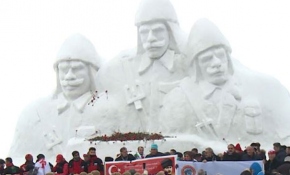 Kars'ta Sarıkamış şehitleri anısına kardan heykeller yapıldı
