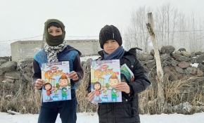 Köyde yaşayan çocukların yüzü TRT Çocuk dergisiyle güldü