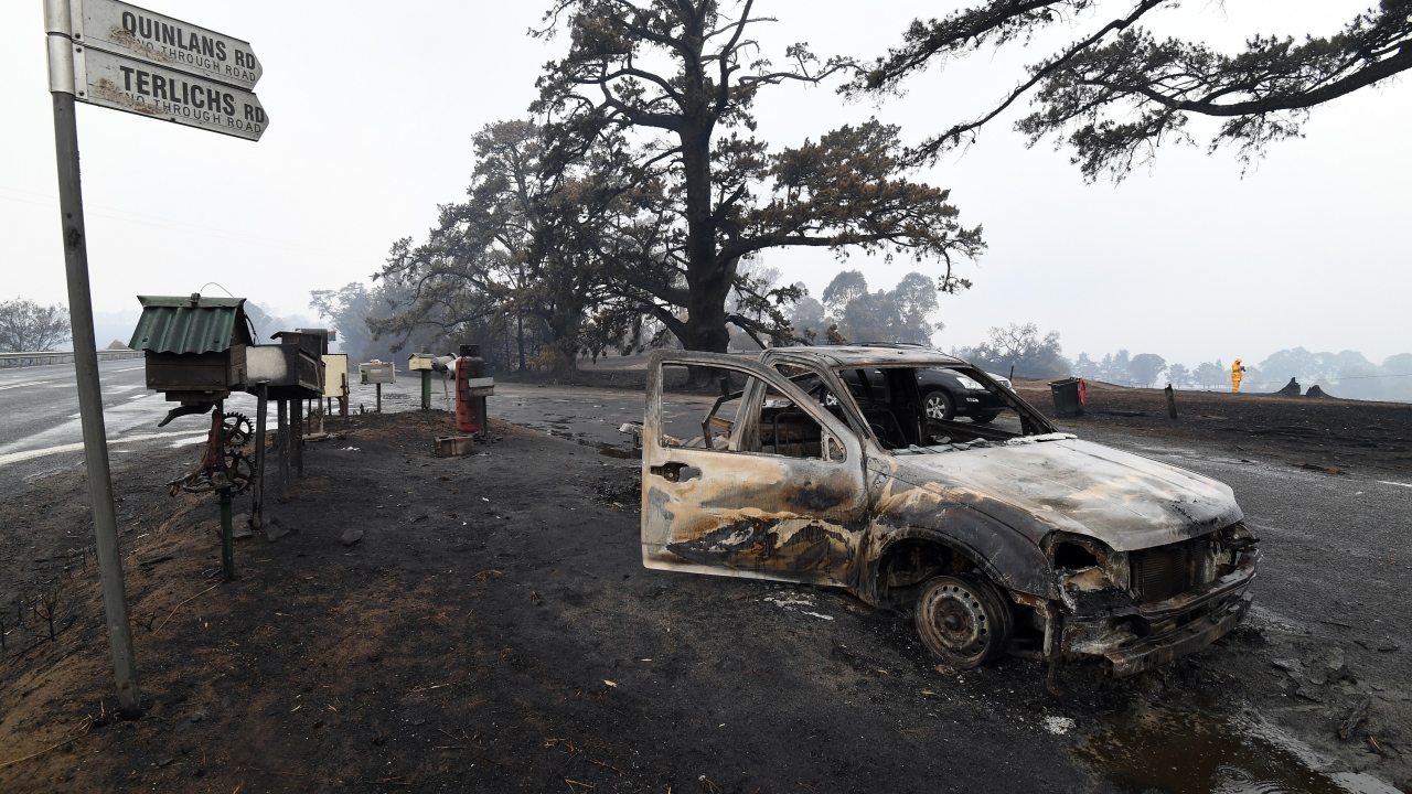 Kırsal İtfaiye Hizmeti, eyaletteki yangınların 150 farklı noktada aktif olduğunu, bunlardan 64`ünün kontrol altına alınamadığını kaydetti.
