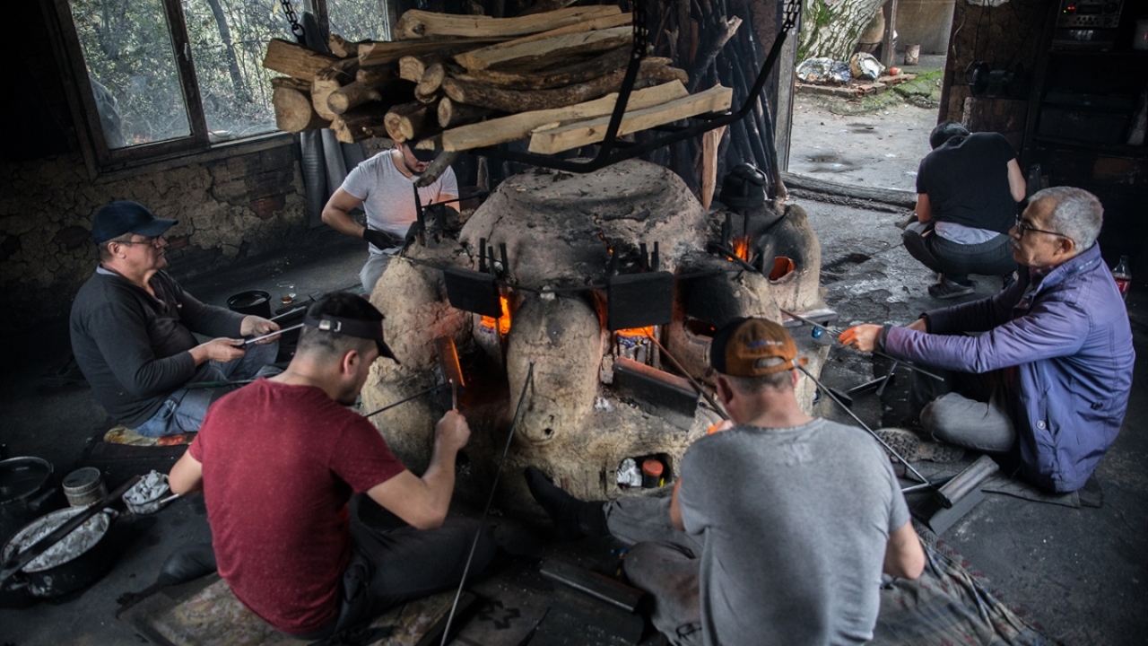 Sür, kızının bu meslek sayesinde okuyup öğretmen olduğunu dile getirdi. 