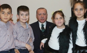 Cumhurbaşkanı Erdoğan görme engelli öğrencileri kabul etti