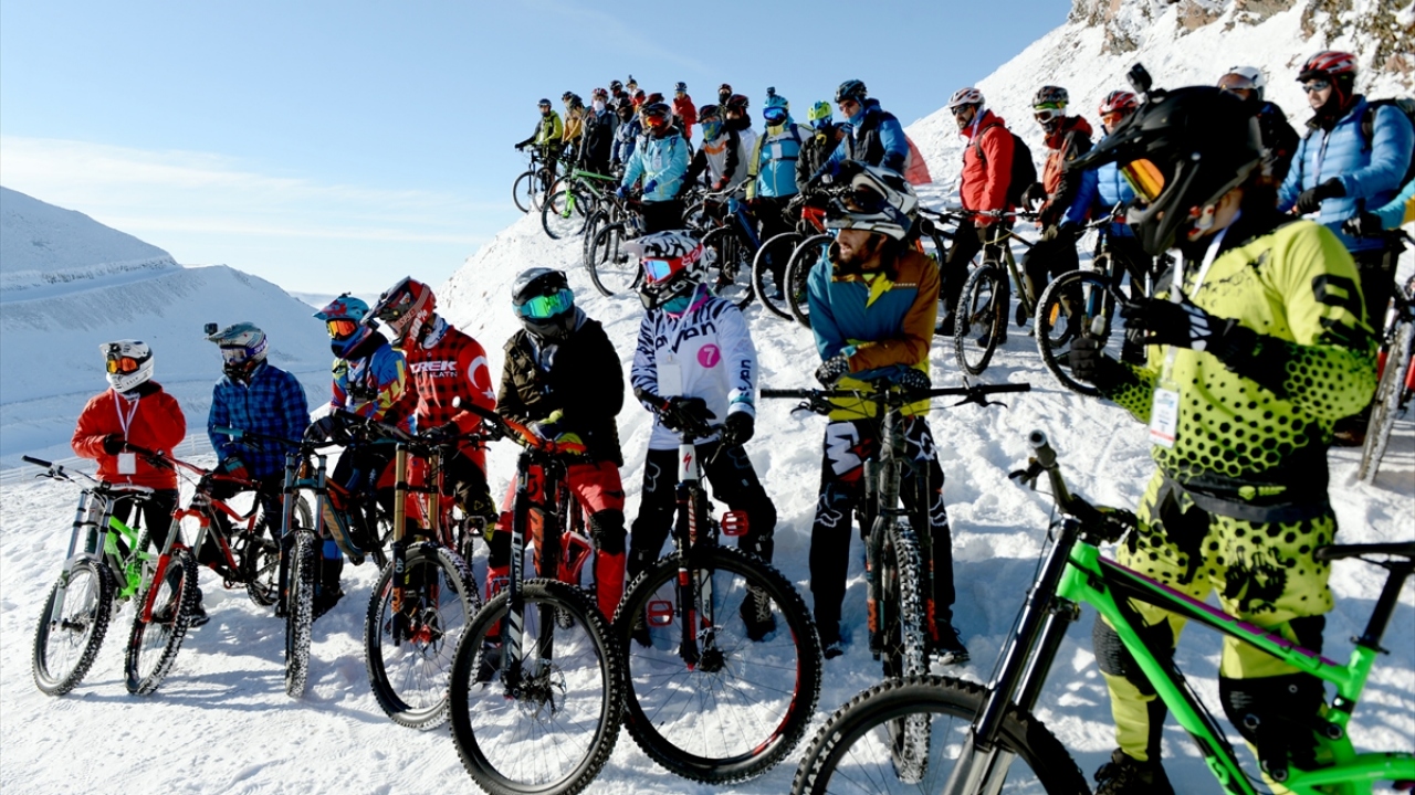 Alpin Doğa Sporları Kulübü Başkanı Mustafa Tekin, yaptığı açıklamada, katılımcıların festivalde çok eğlendiğini söyledi.