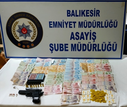 Balıkesirde kumar operasyonunda 12 kişi yakalandı