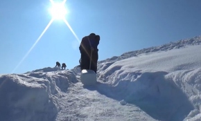 Hakkari'de köy sakinlerinin su için zorlu yolculuğu
