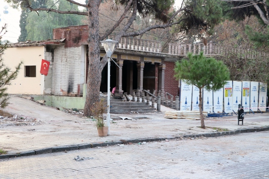 İzmir Kültürparktaki yıkımlara tepki