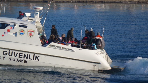 Ayvacık açıklarında 191 düzensiz göçmen yakalandı