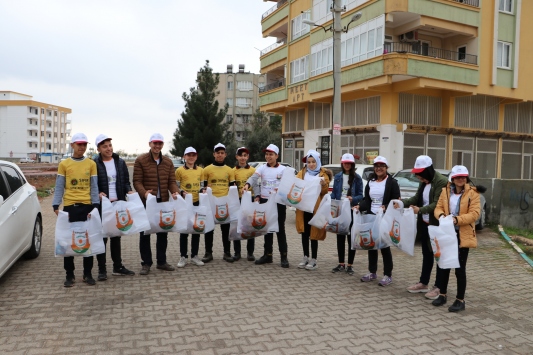 Şanlıurfalı öğrenciler evlerden geri dönüşümü mümkün atıkları topluyor