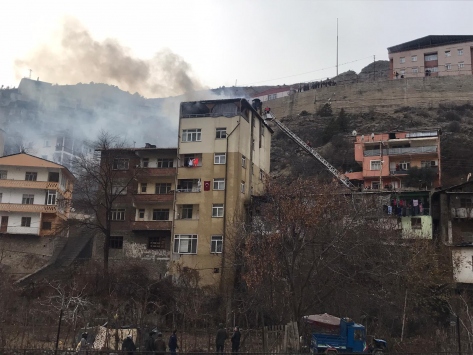 Yusufeli ilçesinde yangın hasara yol açtı