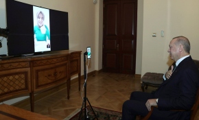 Cumhurbaşkanı Erdoğan, konuşma engelli Ümmü Gülsüm Genç ile görüştü