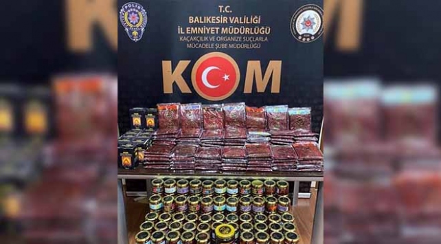 Balıkesirde kaçak tütün operasyonunda 3 şüpheli gözaltına alındı