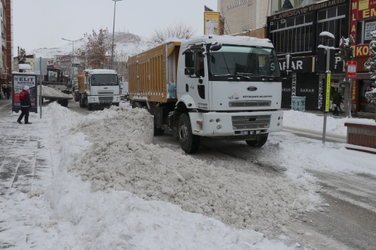 Van ve Bitliste 445 yerleşim birimine ulaşım sağlanamıyor