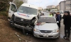 Düzce'de servis minibüsü park halindeki iki araca çarptı: 1 yaralı
