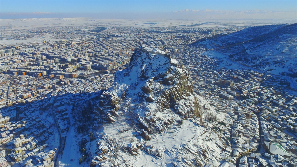 "Kale çevresi 9 ayrı noktadan aydınlatılmakta"