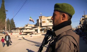 Tel Abyad'ın güvenliği Türkiye'nin eğittiği yerel polislere emanet