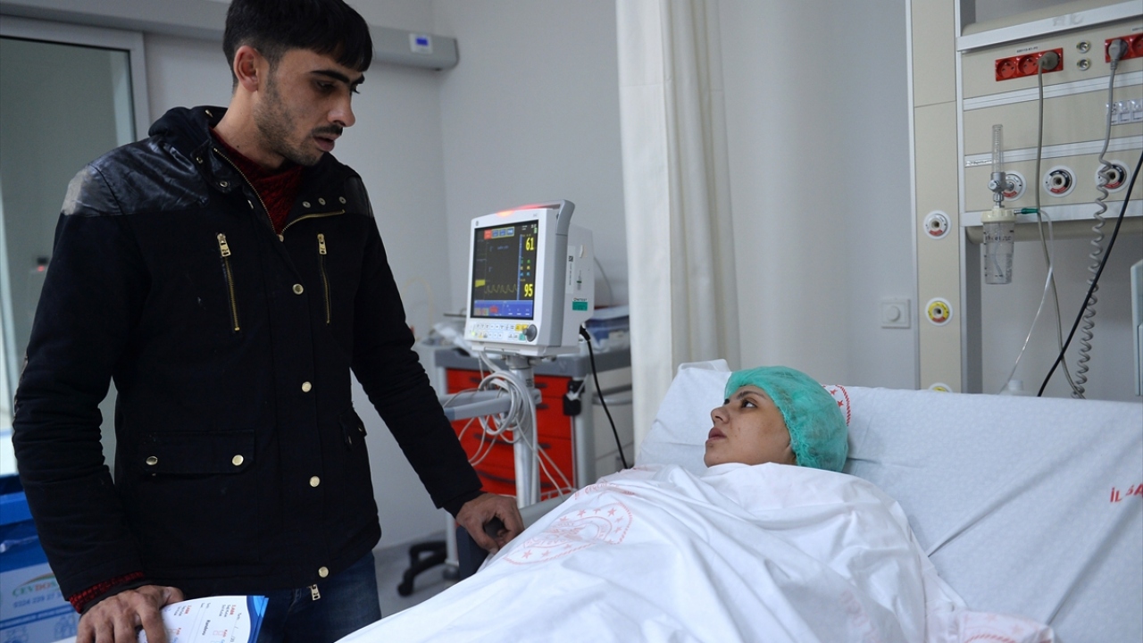 Anne Nesrin Hammud da büyük mutluluk yaşadığını, bir an önce kuvözdeki bebeklerine kavuşmak istediğini dile getirdi.