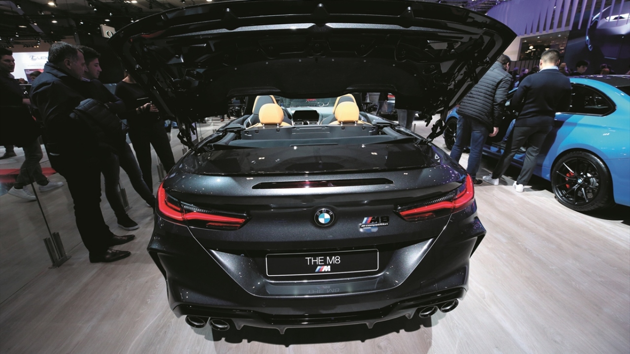 Fuarda BMW`nin THE M8 modeli de yer aldı.